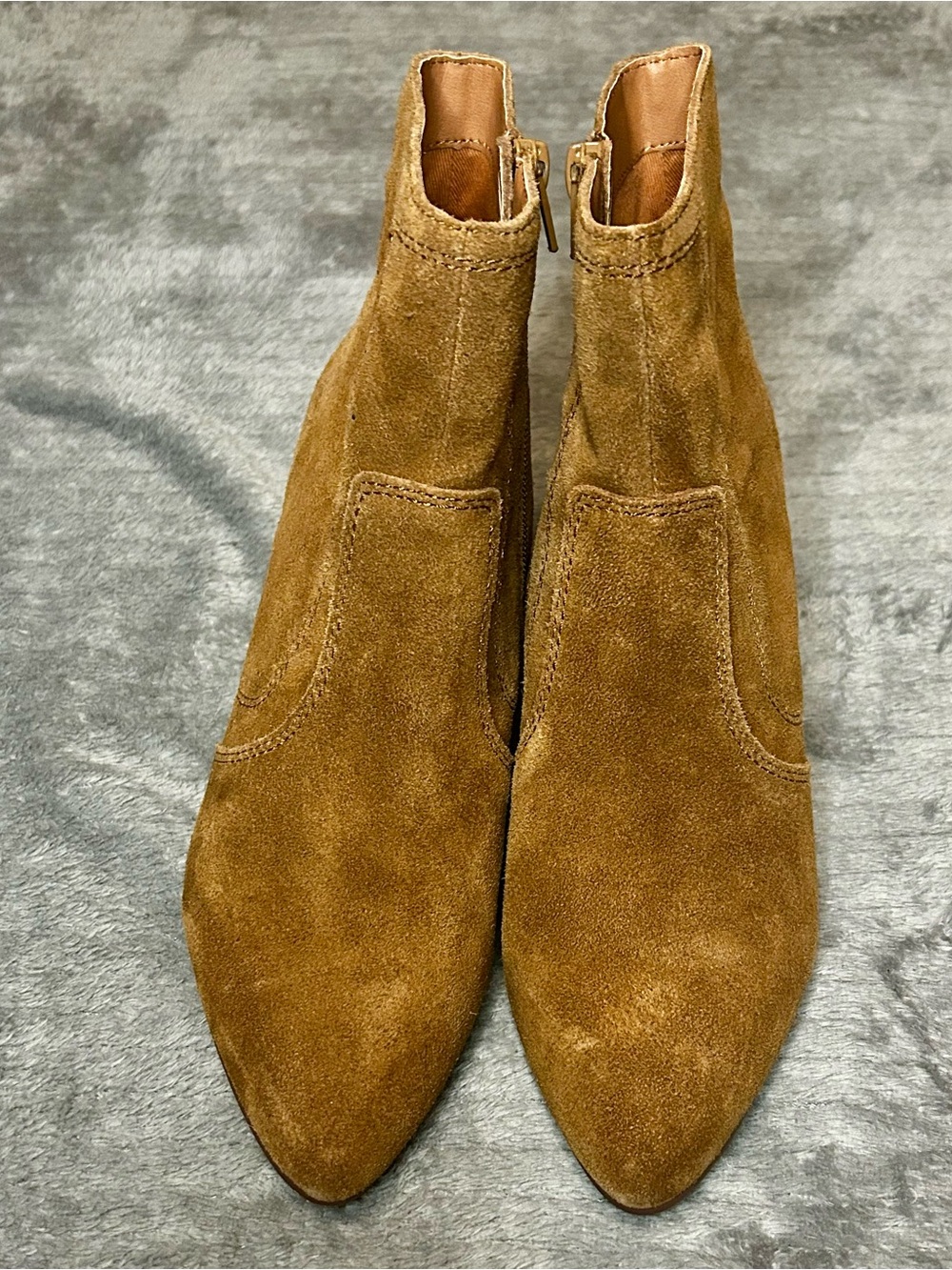 CHELSEA & VIOLET Jane Suede Leather Block Heel Ankle Boots Size 8.5 NEW W/O BOX